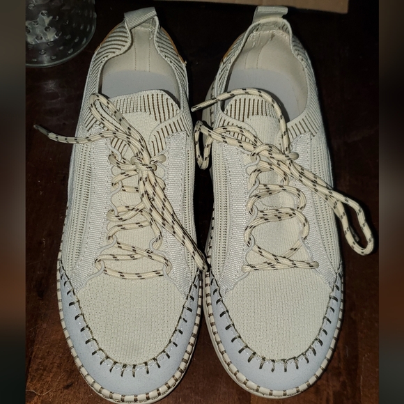 Steve Madden Shoes - Steve Madden Cream and Tan & Grey Women's Sneakers.  Size 6